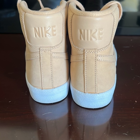 Nike High top shoes - Picture 3 of 4